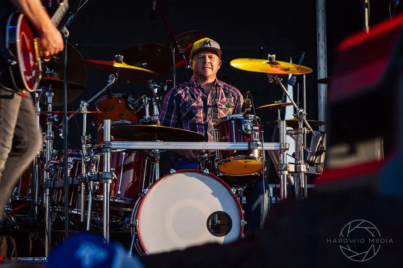 Portrait of Derek Lien